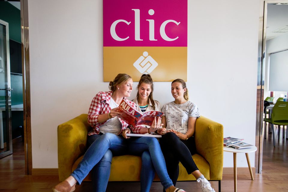 CLIC IH Cádiz - Sprachschule - Sprachschülerinnen